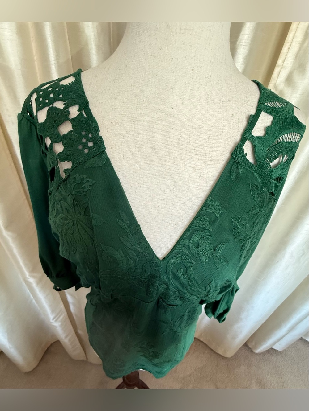 Anthropologie Tiny  Ophelia Embroidered Green Blouse Size XS EUC - Picture 6 of 11